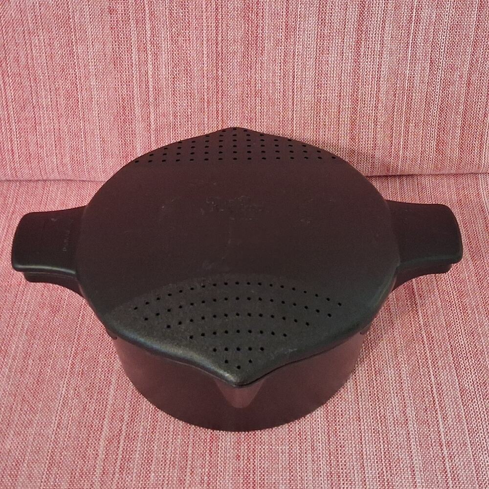 PAMPERED CHEF Microcooker 8 qt Cup 2 MICROWAVE STEAMER STRAINER LID Black - Picture 2 of 11